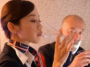 [Phiên bản đầy đủ của quan hệ tình dục lộ mặt] Momo quan hệ với một cô gái trẻ chân dài mặc tất ở Thanh Đảo, với tiếng rên rỉ mạnh mẽ và xuất tinh rất nhiều